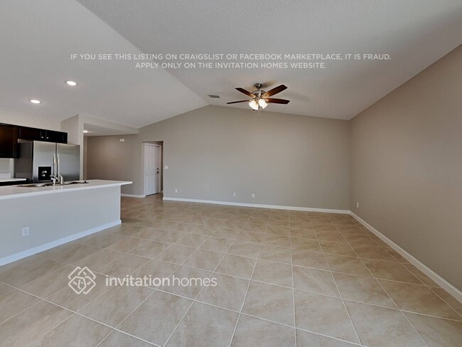 Photo - 554 NW Conover St