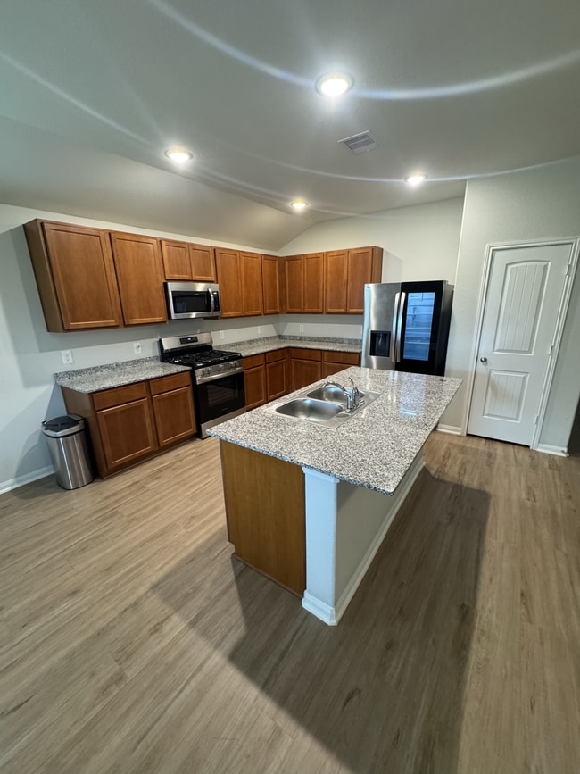 Photo - 820 Clear Vly Ln