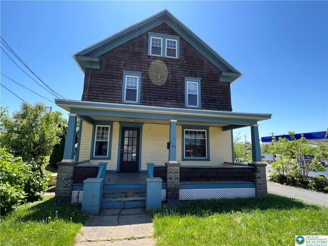 Photo - 165 E Brown St
