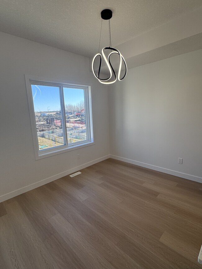 Photo - 18120-18128 28 Ave SW