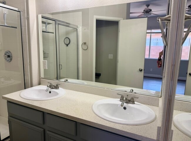 Photo - 2761 Dunstan Way