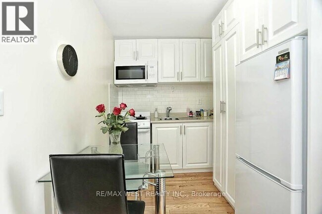 Photo - 267 Lappin Ave
