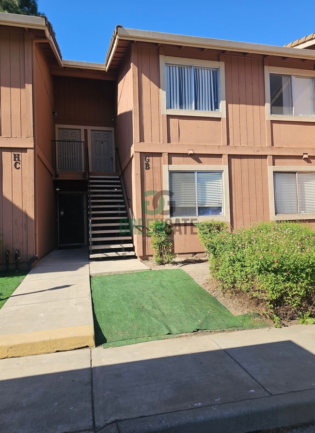 Building Photo - 495 Cherry Ln Unit 495 Cherry Ln G