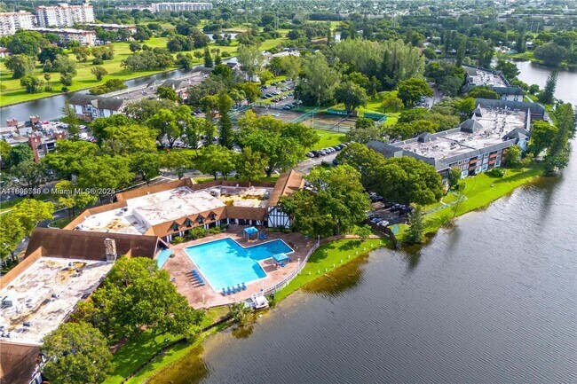 Photo - 3680 Inverrary Dr Unit 3J