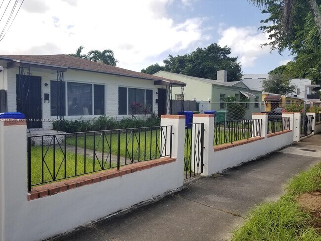 Photo - 1240 SW 22nd Terrace Unit 1
