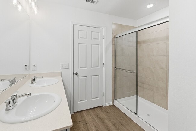 Photo - 2524 Limerick Dr