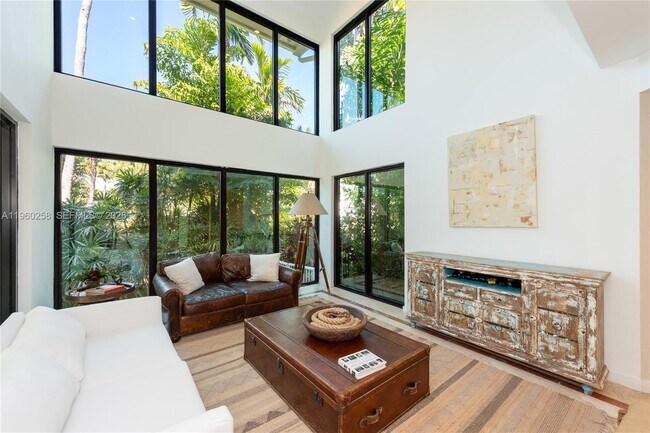 Photo - 650 Curtiswood Dr