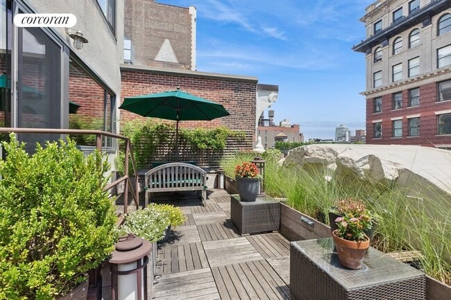 Photo - 77 Bleecker St Condo