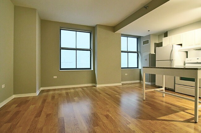 168 W Randolph St