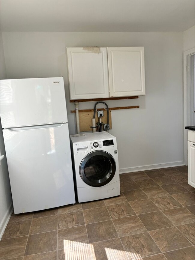 Photo - 2 BR / 1 BA Renovated home near VCU in Byrd Park Area! Pets considered! Available April 15st!