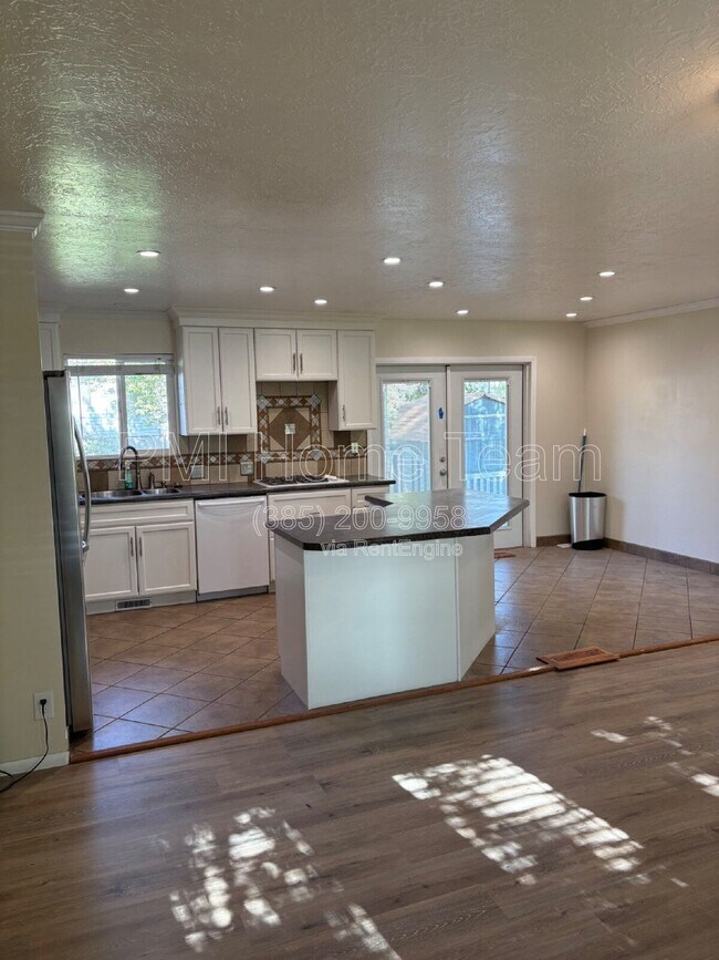Photo - 6068 2850 W St
