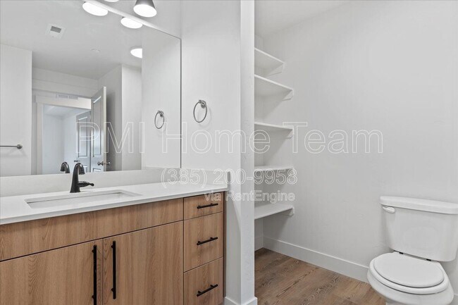 Photo - 3378 Washington Blvd Unidad 108