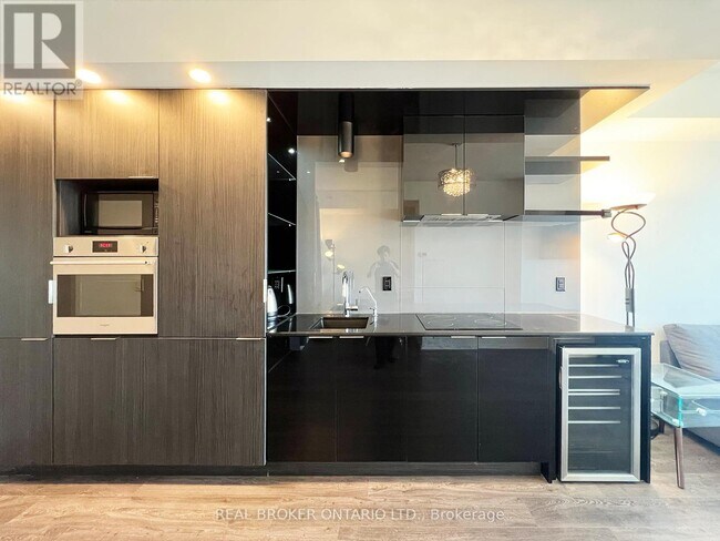 Photo - 70 Temperance St Unité 4717