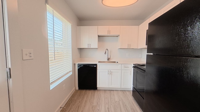 Sabine Apartments