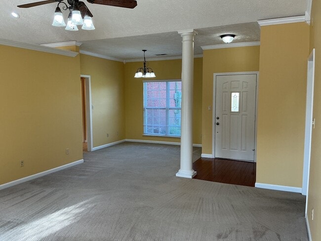 Photo - 16 Homeview Cv