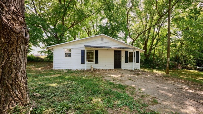 Photo - 2014 Woodland St