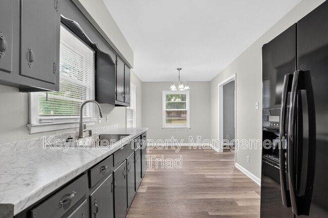 300 Martingale Dr