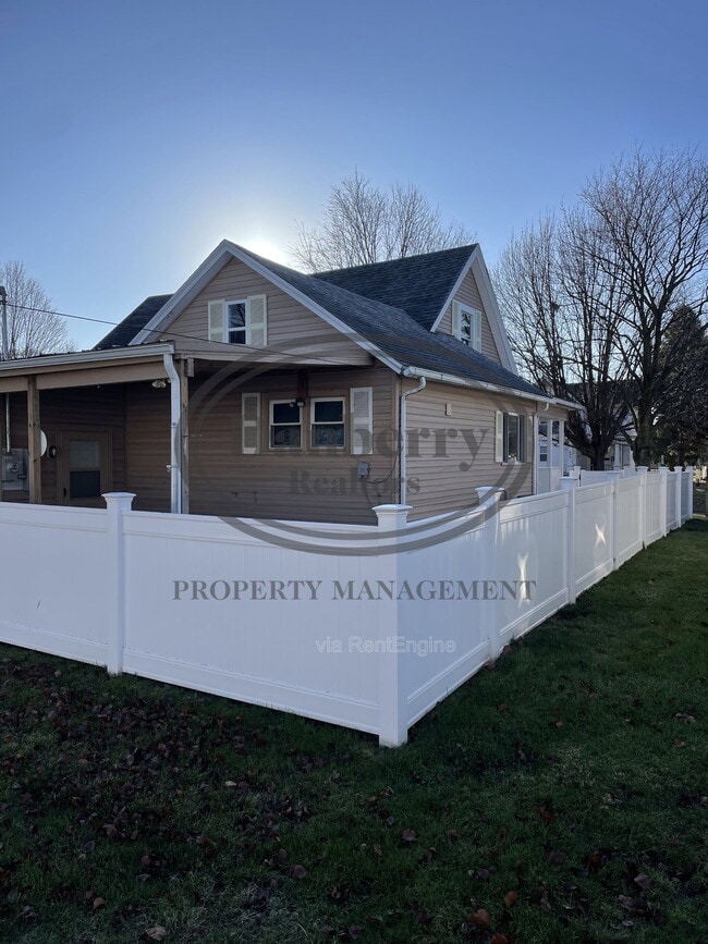 Photo - 606 South St