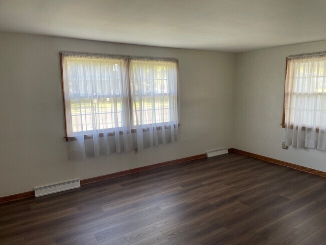 Photo - 420 E Maple St