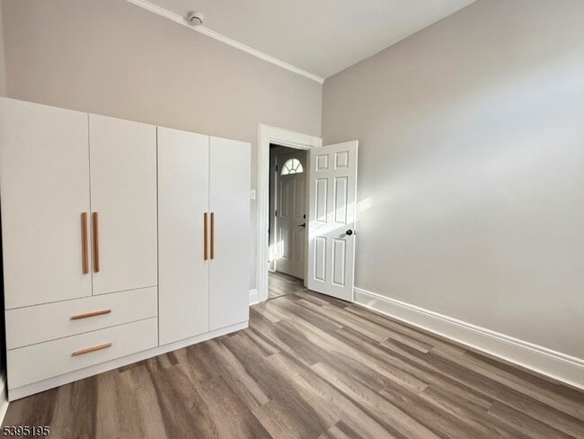 Photo - 84 Westervelt Pl