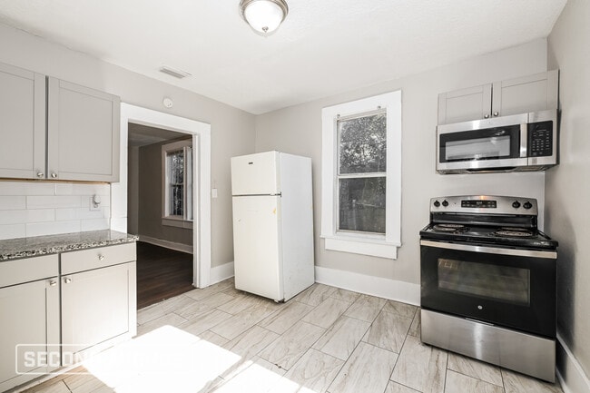 Photo - 1548 W 23rd St