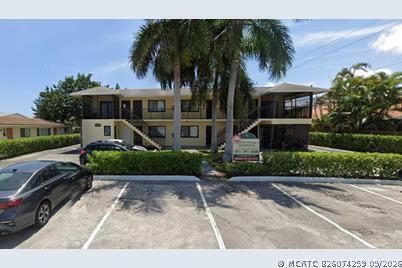 Building Photo - 520 NE 45th St Unit 2
