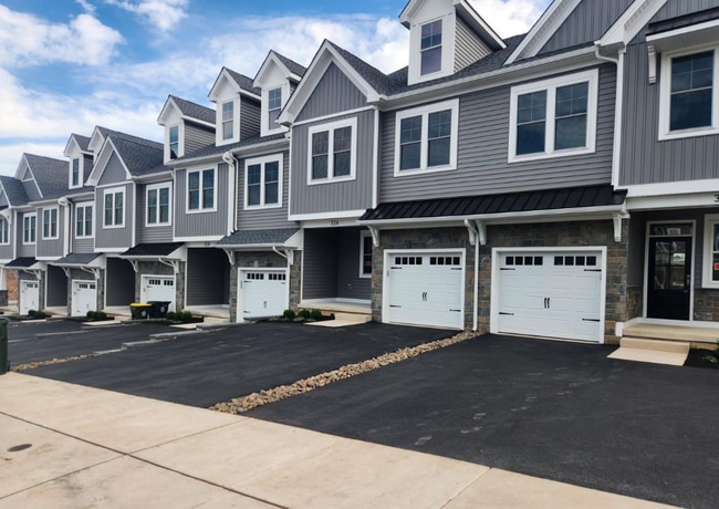 Photo - 328 Foxtail Ln