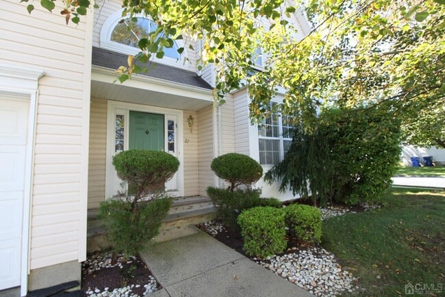 Photo - 27 Pin Oak Dr