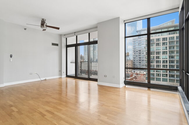 Photo - 1322 S Prairie Ave Unit 913