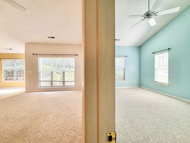 Photo - 4800 Corinthian Way