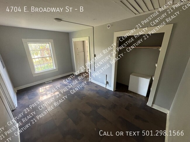 4704 E Broadway St Unidad B