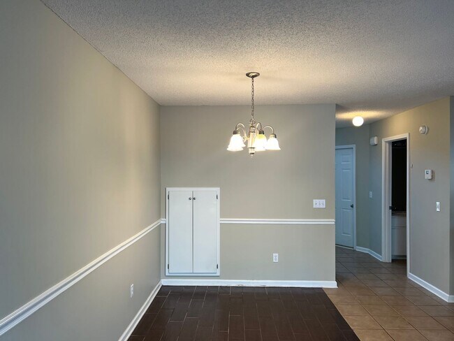 Photo - 201 Wakefield Way