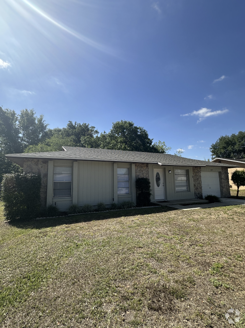 Building Photo - 924 Poplar Dr Rental