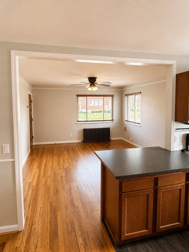 637 Maple Dr Unit B