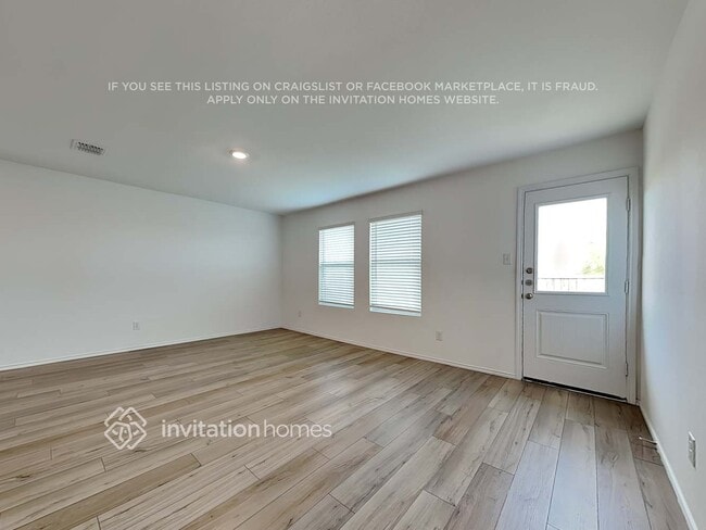 Photo - 512 Autumnwood Way