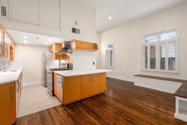 Photo - 420 Medford St Unit 420