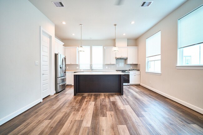 Photo - 2802 Grand Fountains Dr