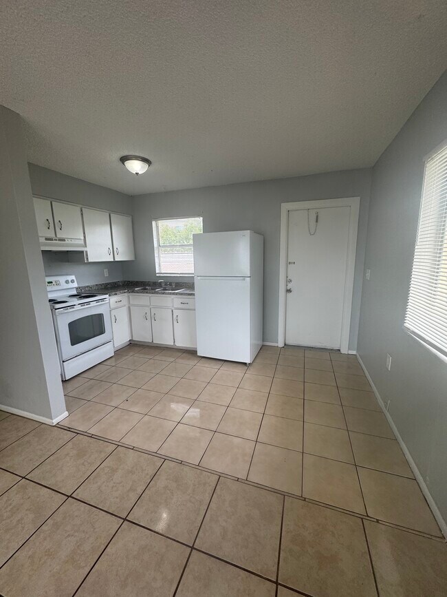 Photo - 1308 36th Ave W Unit D