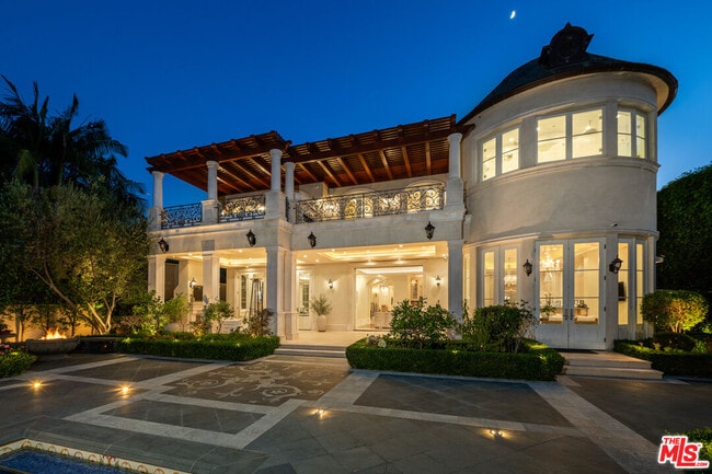 Photo - 718 N Rodeo Dr