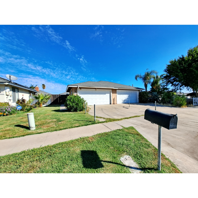 Photo - Spacious 3-Bedroom Home Steps from Addams ...