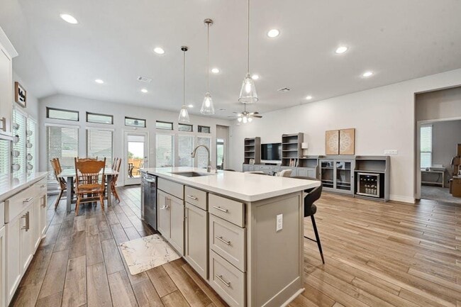 Photo - 132 Cyrus Milton Dr