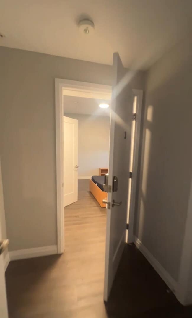 Photo - 160 Sherwood Forest Sq