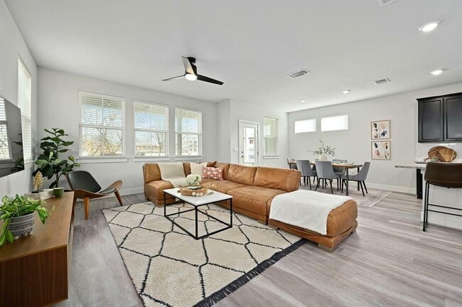 Photo - 7318 Harmony Shoals Bnd