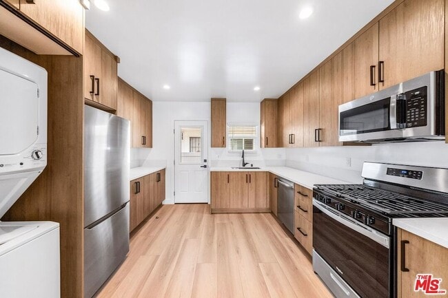 Photo - 1258 Mariposa St