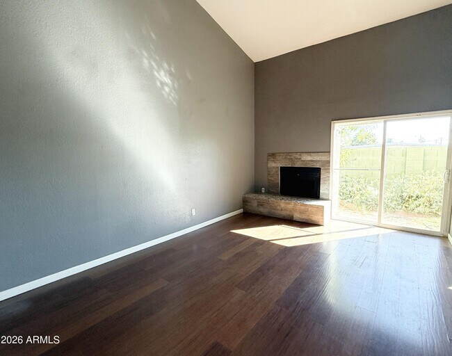 Photo - 2202 W Glenrosa Ave