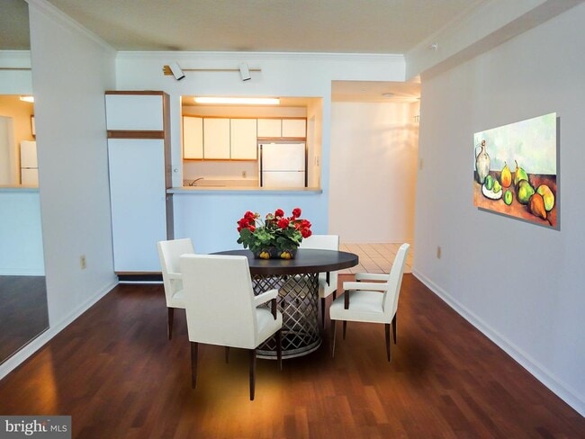 Photo - 28 Allegheny Ave Unidad 2008