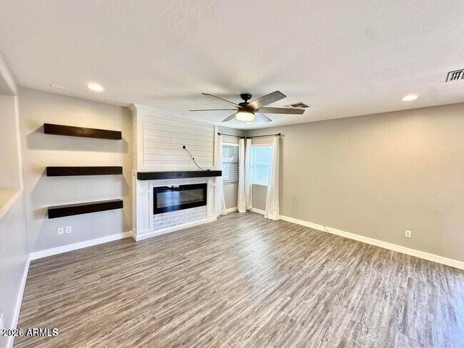 Photo - 11569 W Cinnabar Ave