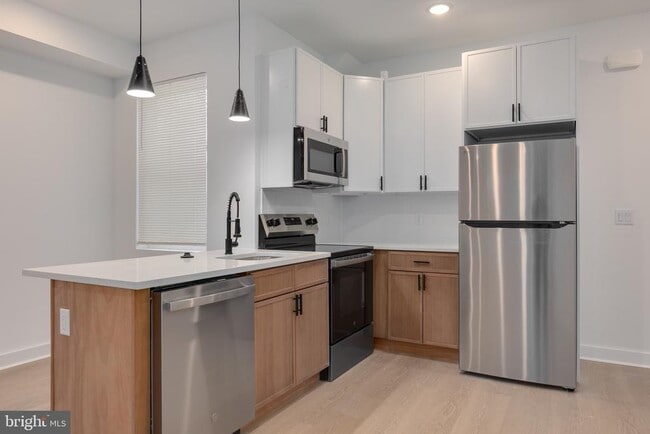 Building Photo - 2350 N 16th St