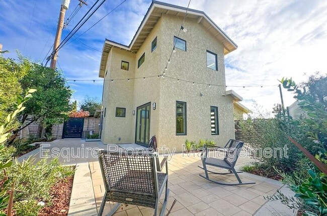 Building Photo - 1154 Essex Way