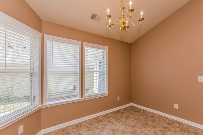 Photo - 164 Highland Falls Dr